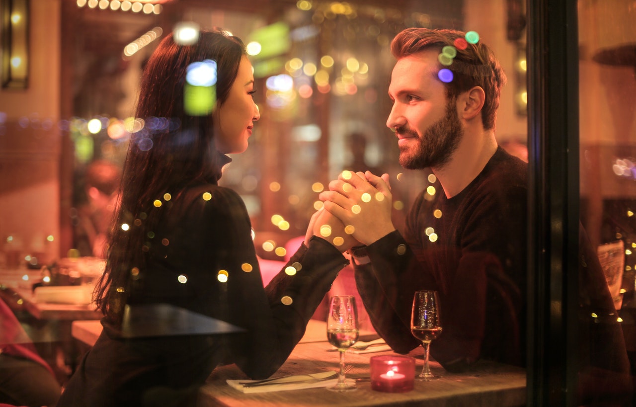 Stranger Danger: The Best Safety Tips to Follow Before a First Date